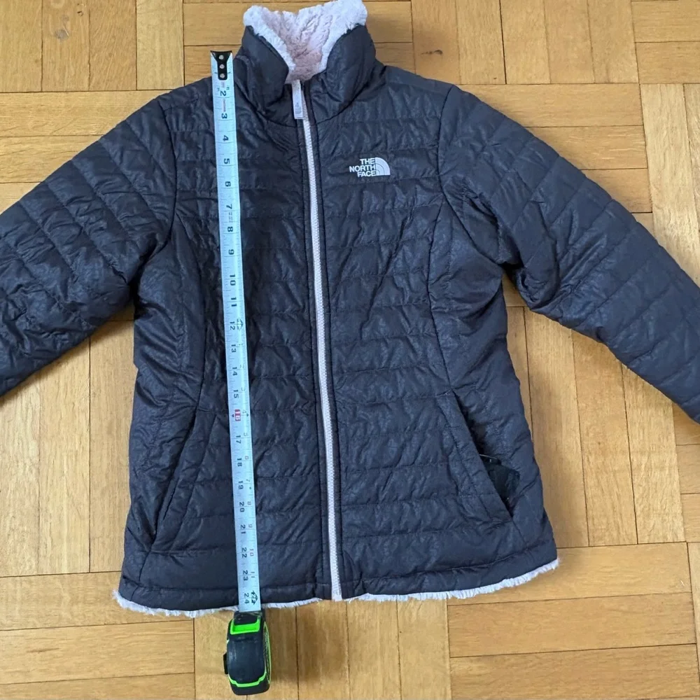 North Face Reversible Black and Pink Coat in Girls XL (size 18)